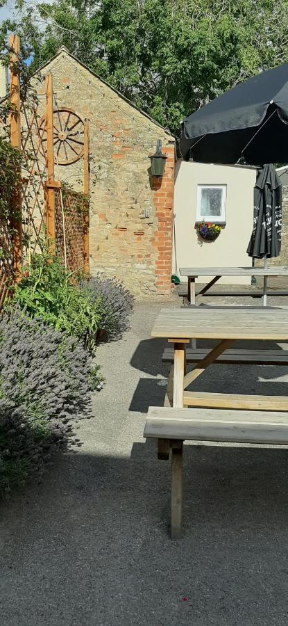 The Swan Hotel Eynsham Экстерьер фото